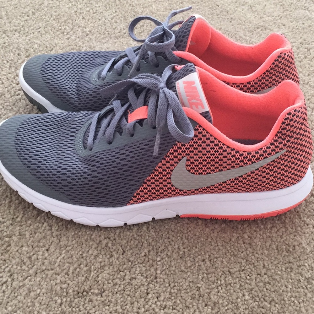 Nike flex experience 6 women’s running shoe size 8